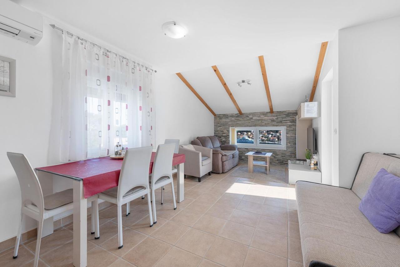 Apartments Joni Cikat Mali Lošinj Esterno foto
