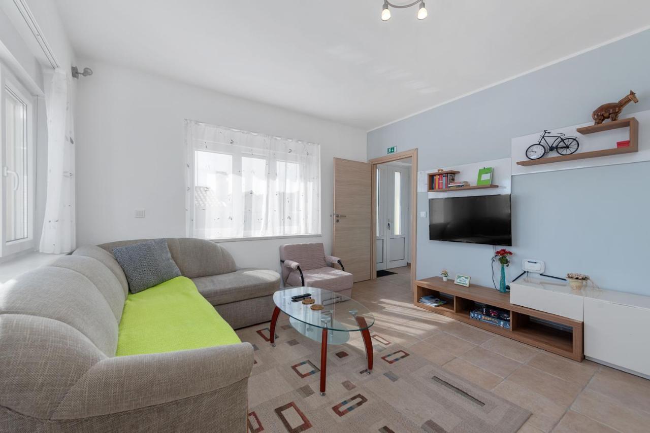 Apartments Joni Cikat Mali Lošinj Esterno foto
