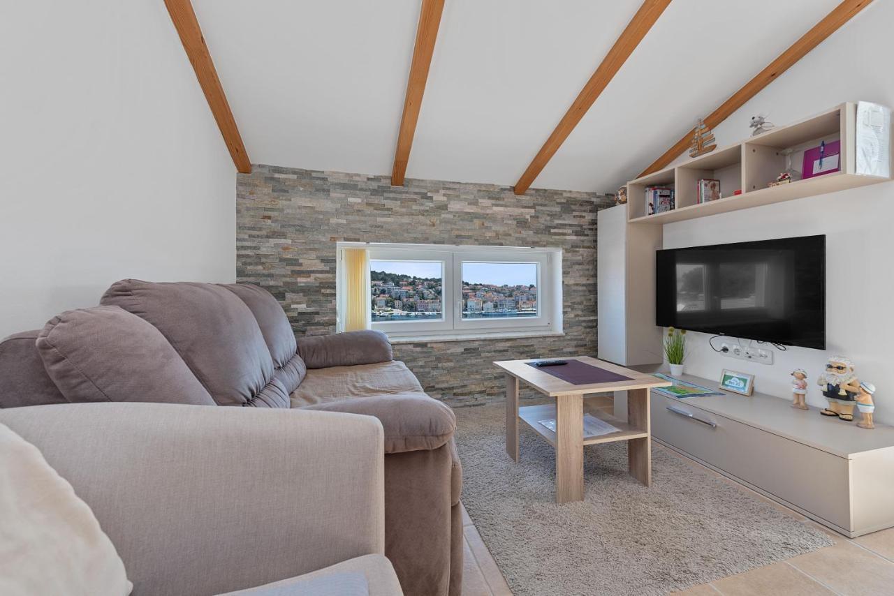 Apartments Joni Cikat Mali Lošinj Esterno foto