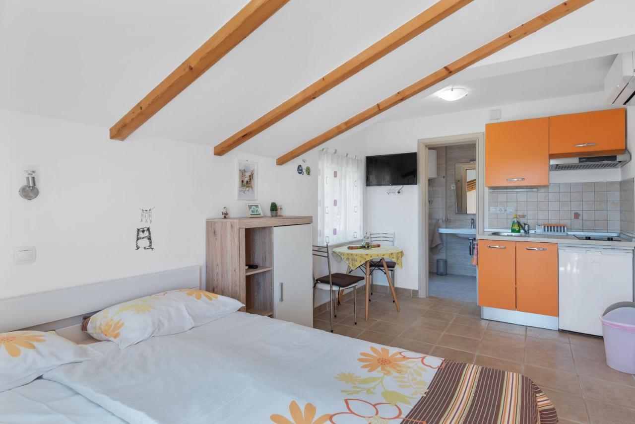Apartments Joni Cikat Mali Lošinj Esterno foto